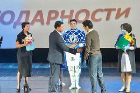 Префект СЗАО Москвы наградил сотрудников ФМБЦ им. А.И. Бурназяна ФМБА России за вклад в борьбу с новой коронавирусной инфекцией