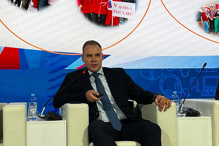 Молодежный совет ФМБЦ им.А.И.Бурназяна принял участие в Форуме национальных достижений