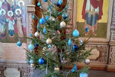 В храмовом корпусе во имя святителя Луки Крымского ФМБЦ им. А.И.Бурназяна ФМБА России 6 января 2023 года   в Рождественский Сочельник прошло уставное богослужение