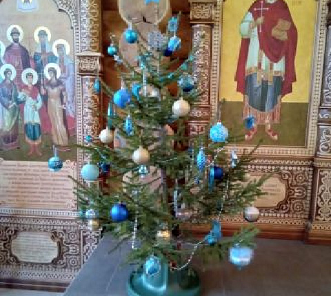 В храмовом корпусе во имя святителя Луки Крымского ФМБЦ им. А.И.Бурназяна ФМБА России 6 января 2023 года   в Рождественский Сочельник прошло уставное богослужение