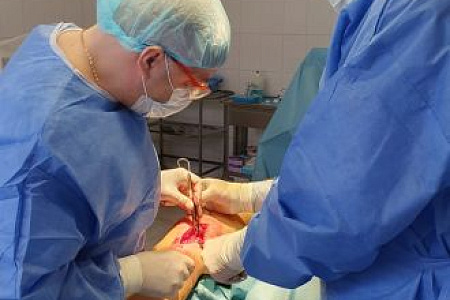 Одной из причин болей в колене может быть хондрома – доброкачественное образование из хрящевой ткани на поверхности или внутри кости