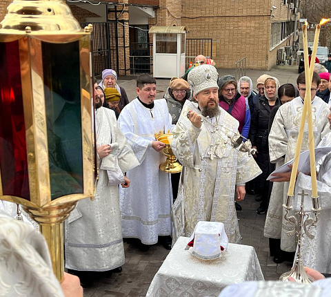 Григорий, митрополит Воскресенский, совершил Великое освящение больничного храмового корпуса ФМБЦ им. А.И. Бурназяна ФМБА России