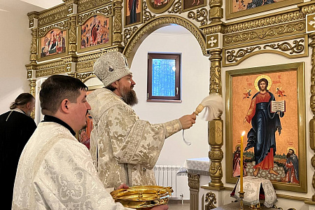 Григорий, митрополит Воскресенский, совершил Великое освящение больничного храмового корпуса ФМБЦ им. А.И. Бурназяна ФМБА России